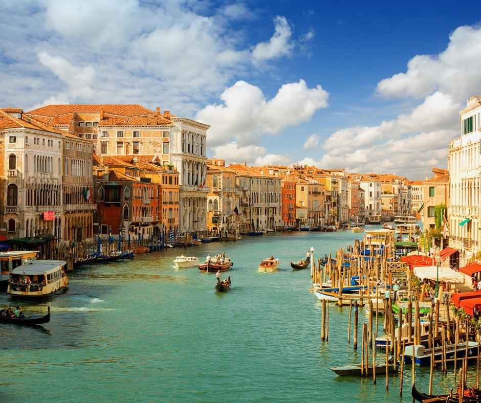 Travel from Paris to Venice