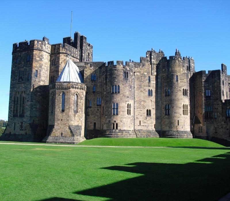 Discover Edinburgh, Alnwick Castle and Scottish Borders sights